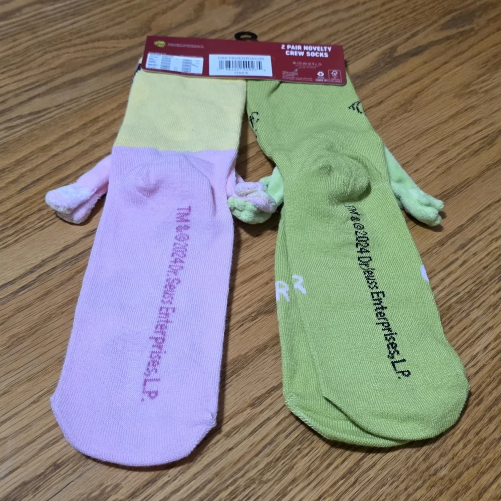 Grinch and Cindy Lou Who Crew Socks - Picture 2 of 2